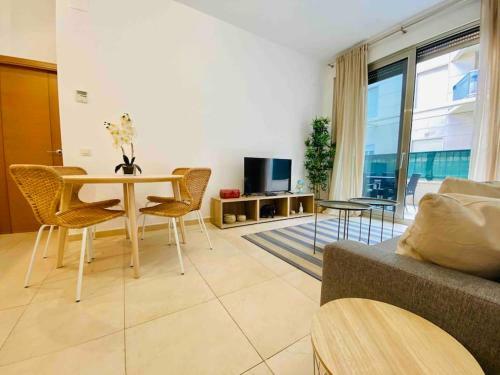 Stylish Apartment With Terrace On The Beachfrom