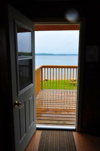 Okimot Lodge On Tomiko Lake