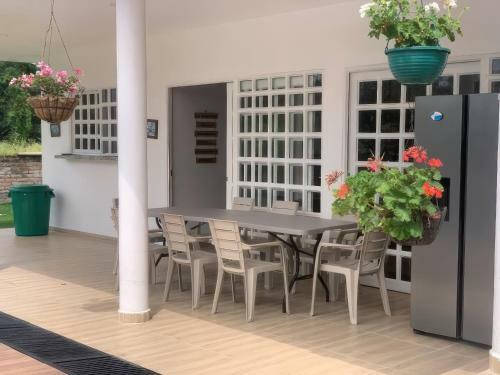 Villa Habitaci�n En Casa L�p� Con Desayuno