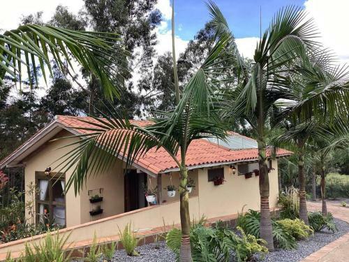 Villa Caba�a ?jard�n de Los �ngeles?