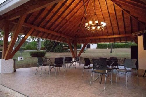 Villa de Lujo Con Piscina Y Tobog�n