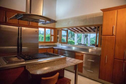 Villa de Lujo Con Piscina Y Tobog�n