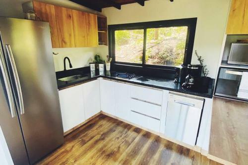 Manoah - Cabin In The Woods