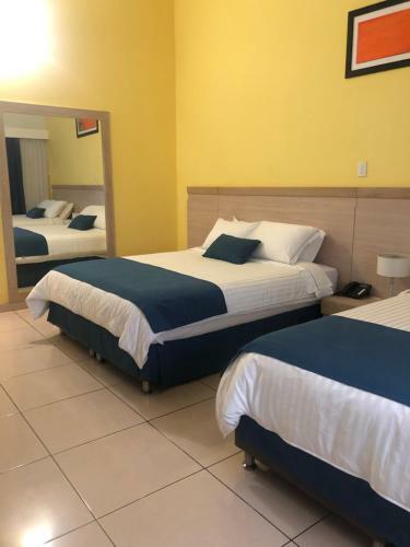 Hostal Hostel Paradise St