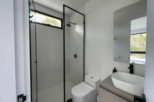 Aqua Guatap� - Lakeside Luxury Villa