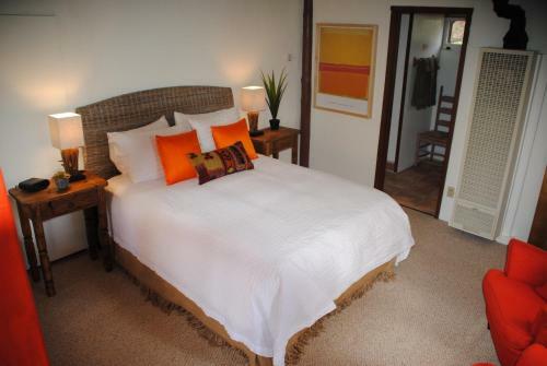 Old Taos Guesthouse B&B