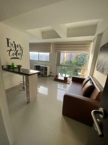 Apartasuite Moderna - En El Coraz�n Del Poblado Medell�n
