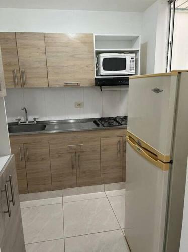 Apartamento En El Poblado Cerca Universidad Ces
