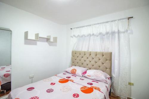 �casa Con Parqueadero! Hogare�a Y Vacacional