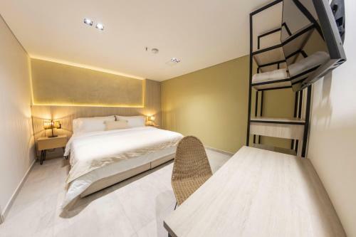 Sonata 44 Hotel Laureles