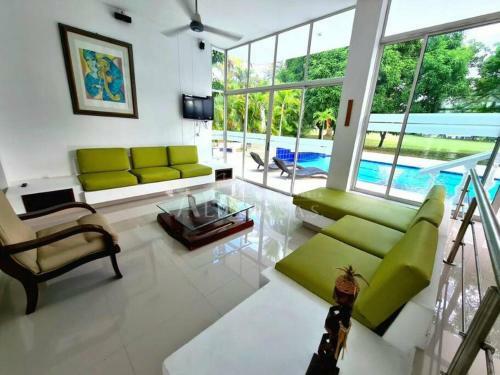 Hermosa Casa En El Pe�on