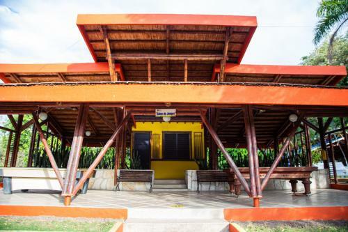 Hermosa Casa Con Piscina En Carmen de Apical�