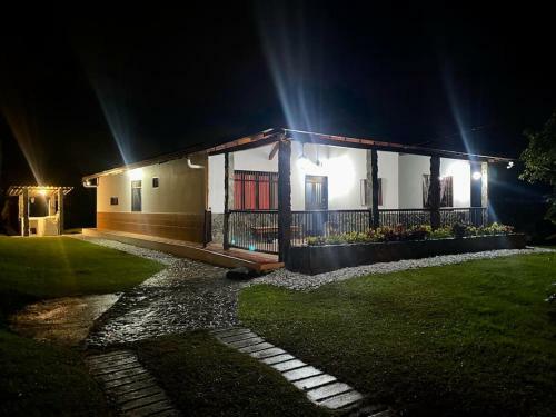 Acogedora Casa de Campo Con Excelente Ubicaci�n