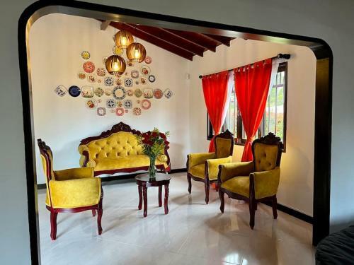 Acogedora Casa de Campo Con Excelente Ubicaci�n