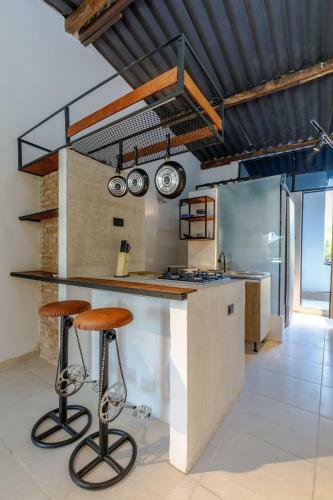 Apartamento R�stico Industrial , Enfrente de Hotel Prado