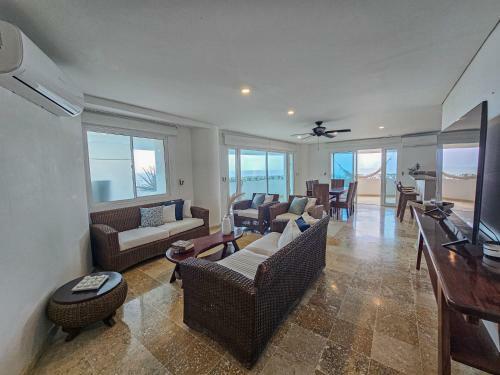 Apartamento Beachfront Apt With Stunning View - The Martini