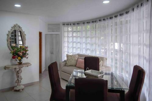 Laguito Beach Apartment