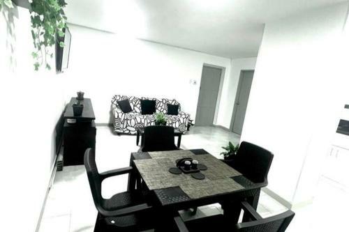 Apartamento Edificio Los Delfines Bocagrande , Ubicaci�n Y Precio