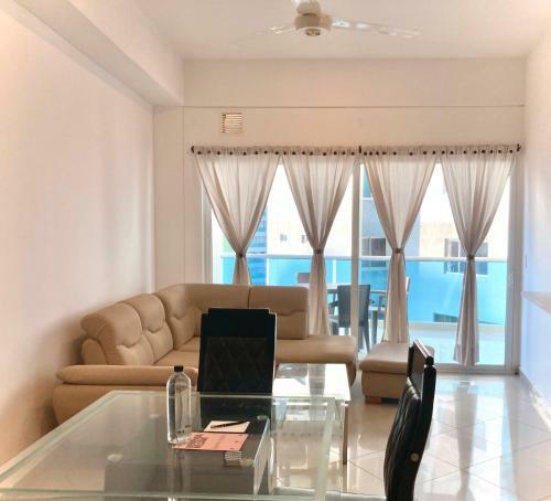 Charming 2br Apartment With Terrace In El Laguito