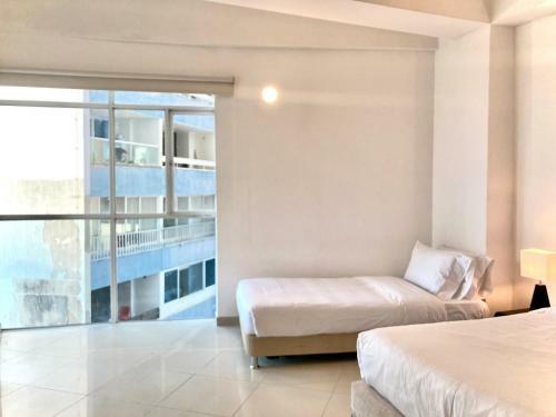 Charming 2br Apartment With Terrace In El Laguito