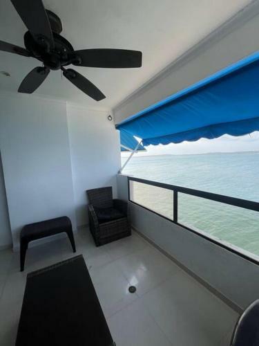 Apartamento Cozy Beachfront Apt Great Views & Pool
