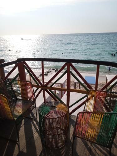 Venido Del Mar Turquesa White Beach Bar�
