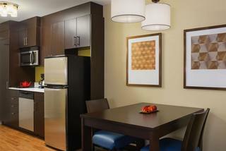 Hotel Towneplace Suites By Marriott Red Deer