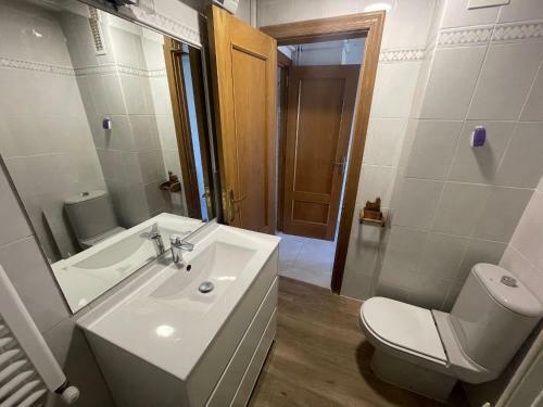 Ba12-2, Gran Apartamento Con Terraza Muy Cerca De
