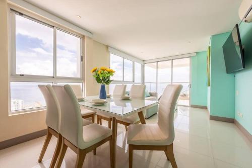 29th Floor Beachfront Apartment In Bocagrande!