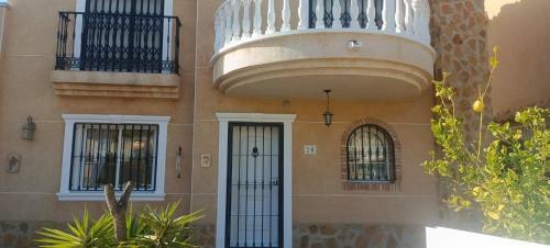 Charming Bungalow In Private Urbanization Royal Interpark