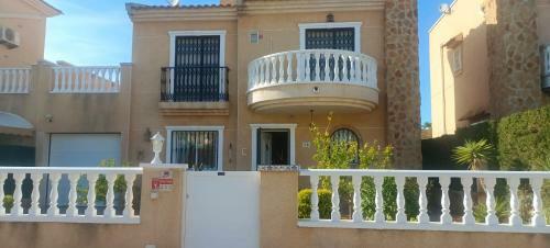 Charming Bungalow In Private Urbanization Royal Interpark