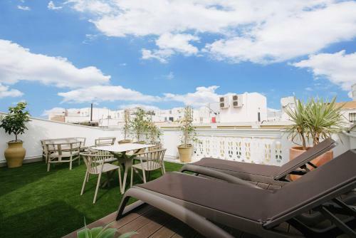 R26 Suites By Magno Apartments