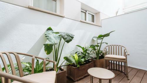 R26 Suites By Magno Apartments