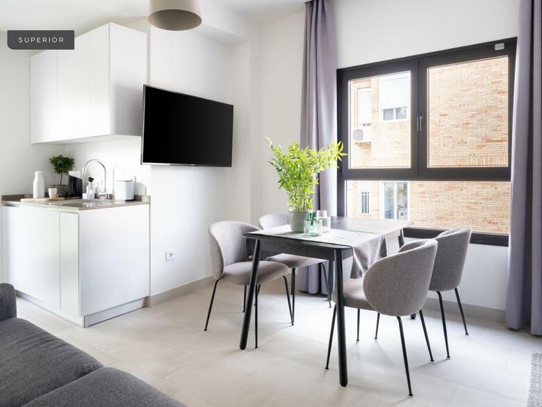 Apartamento Limehome Sevilla Calle Torcuato Luca de Tena - Digital Access