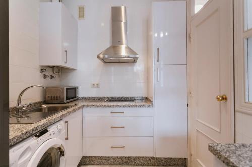 Apartamento Bright And Cozy-1bd 1bth & 2bd 1bth- La Giralda