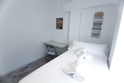 Rentalsevilla Apartamento de 3 Dormitorios En Triana