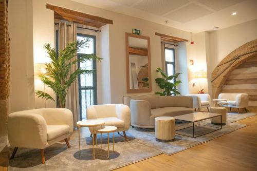 Nqn Aparts & Suites Sevilla