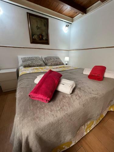 Airbhouse Private Rooms & Apartments