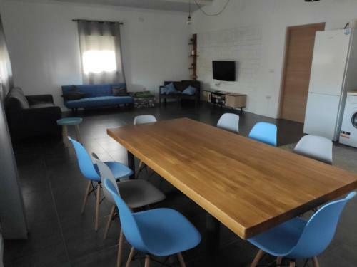Chalet En El Aljarafe A 15 Min de Sevilla