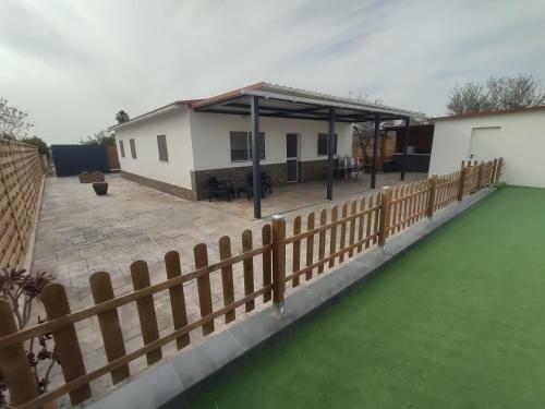 Chalet En El Aljarafe A 15 Min de Sevilla