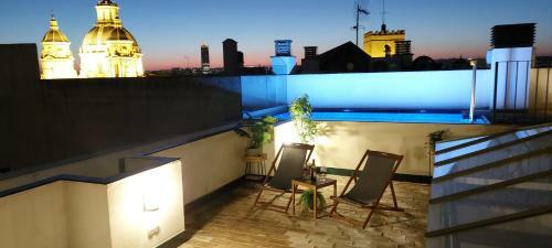 San Luis Downtown & Pool Apartment