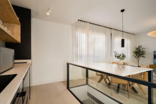 Apartamento Stylish Designer Duplex-3beds 2baths-puerta Carmona Centro