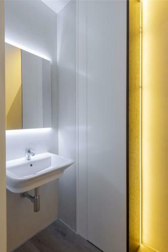 Monkeys Apartments Faustino �lvarez Deluxe & Courtyard