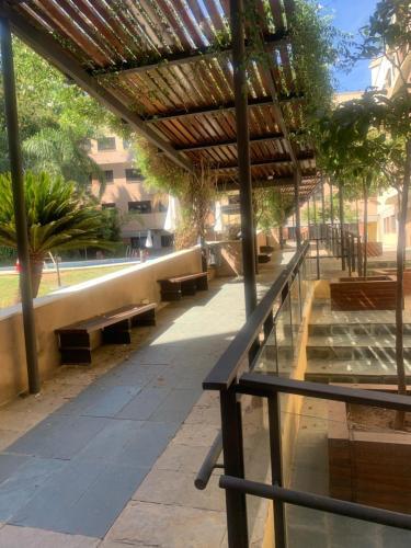 Apartamento Pr�ximo Al Centro de 2 Dormitorios Con Piscina.
