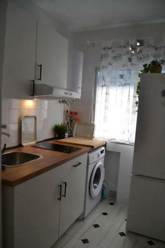Cozy And Well Connected Apartment