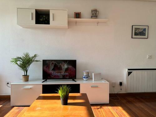 Apartamento Cerca de La R�a Con Parking Incluido By Insidehome