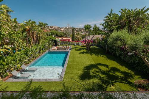 Villa Barcelona�s Tropical Oasis