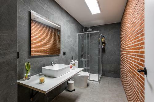 Villa Barcelona�s Tropical Oasis
