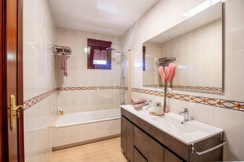 Hostal Room In Guest Room - Room With Private Bathroom