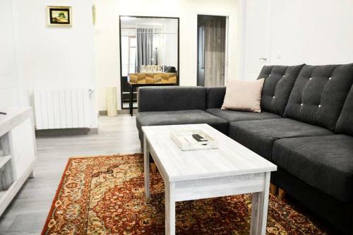 Nuevo Apartamento de 3 Dormitorios En Calle Alta